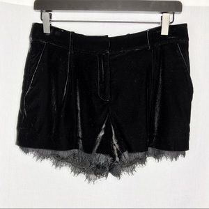 ▪️Diane Von Furstenberg▪️Yara Velvet Lace Shorts
